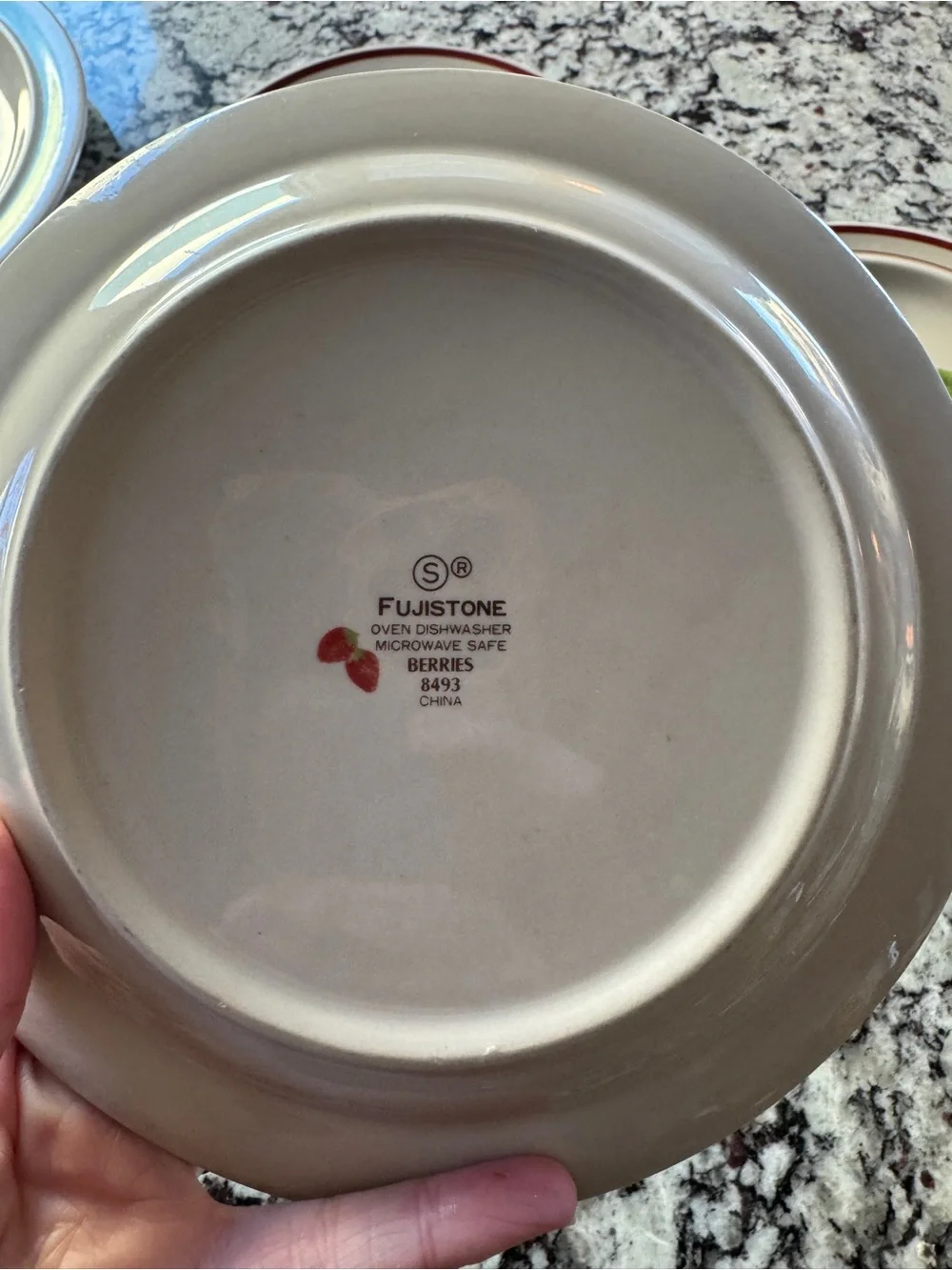Fujustone berries Strawberry Pattern salad plates - Set of 3